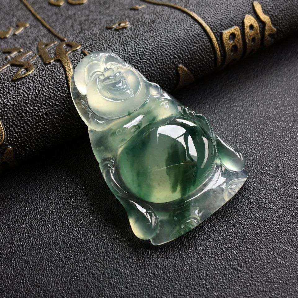 冰种飘花站佛挂件