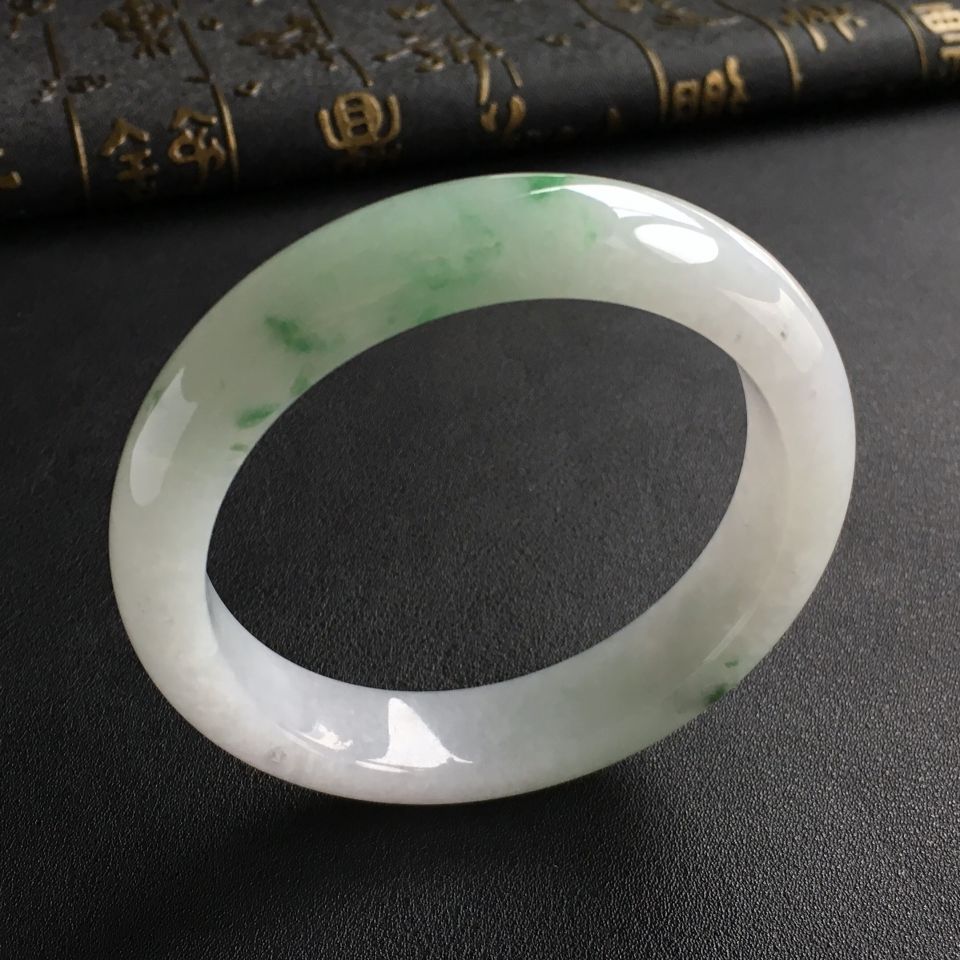 糯冰种飘绿花手镯(57.7mm)