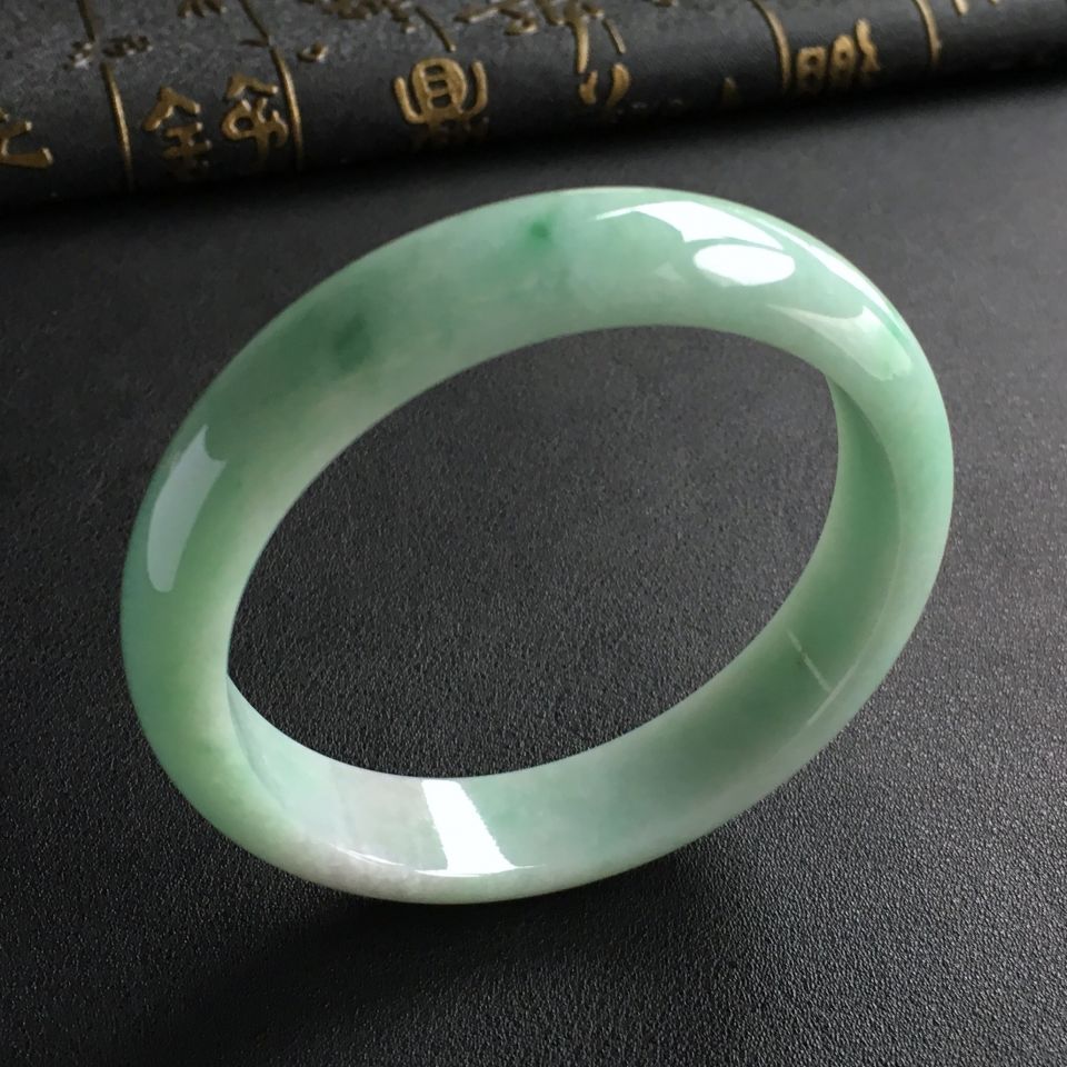 糯冰种晴水略飘花手镯(59.6mm)