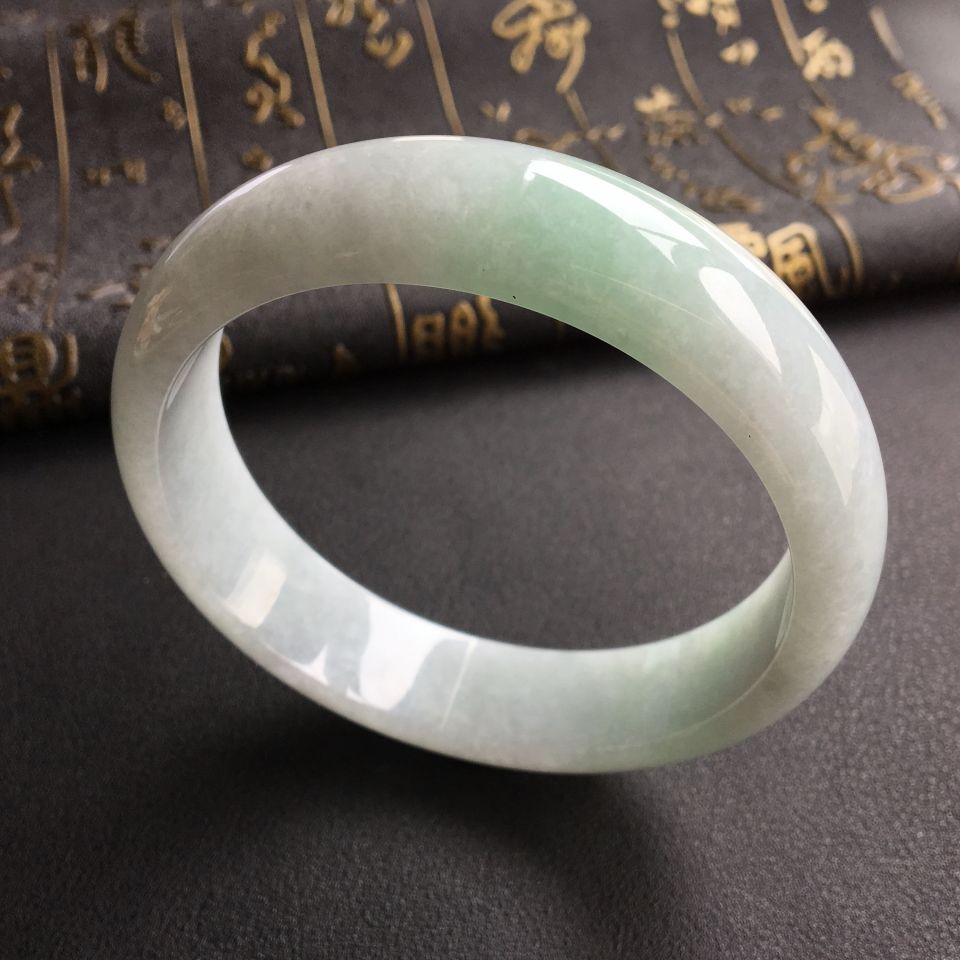 糯冰种晴水手镯(64.2mm)