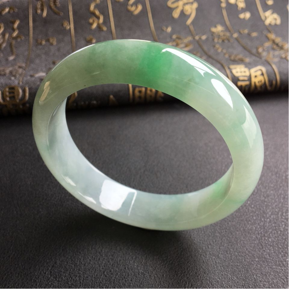 糯冰种晴水略飘翠手镯(58.4mm)