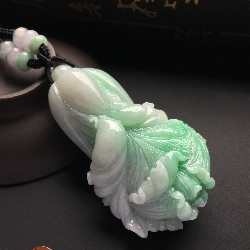 糯冰种豆色白菜挂件