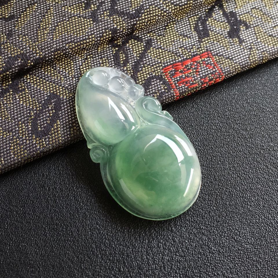 冰种飘花葫芦挂件
