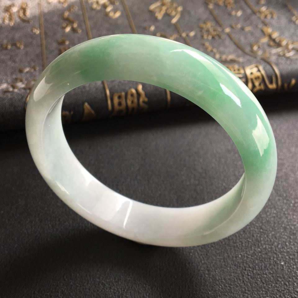 糯冰种飘翠手镯(58.5mm)