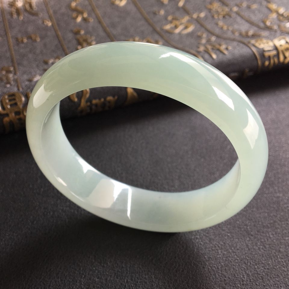 糯冰种晴水贵妃镯(55.2mm-50.4mm)
