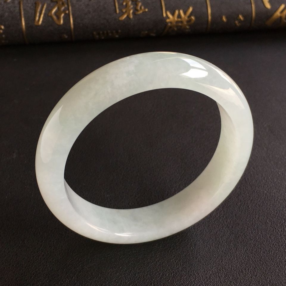 糯冰种晴水手镯(58.2mm)