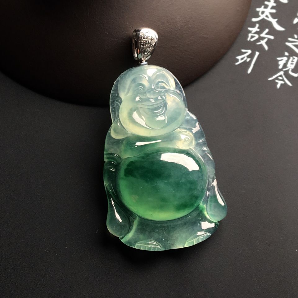 冰种飘花站佛挂件