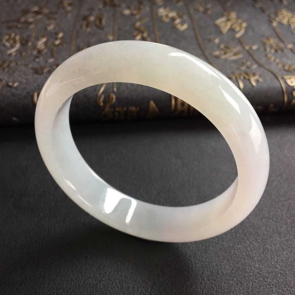 (超值推荐)糯冰种晴水手镯(57mm)
