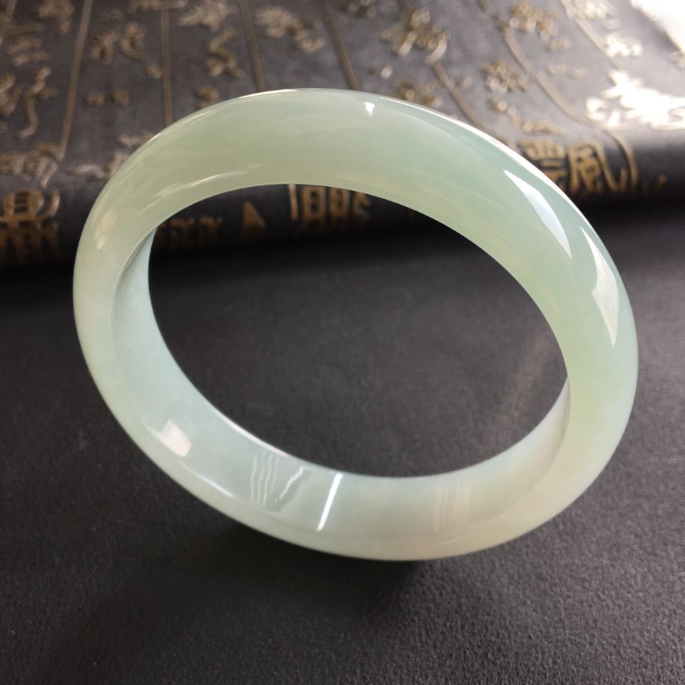 糯冰种晴水手镯(61.2mm)