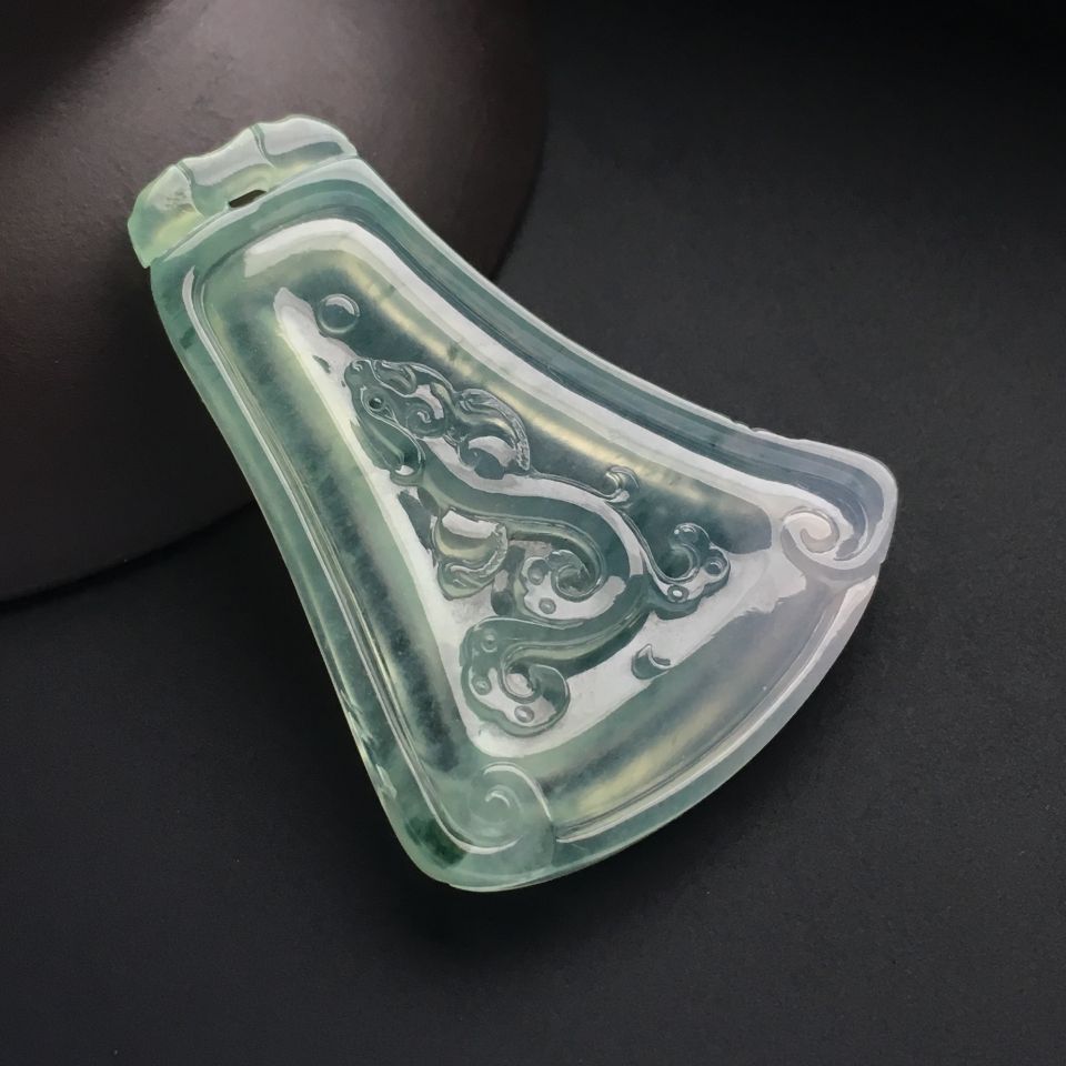 冰种飘花府上有龙挂件