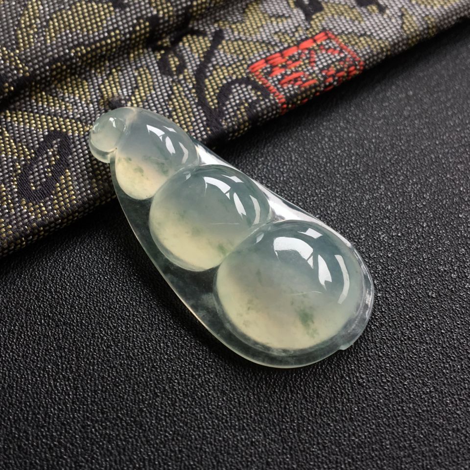 冰种飘花福豆挂件