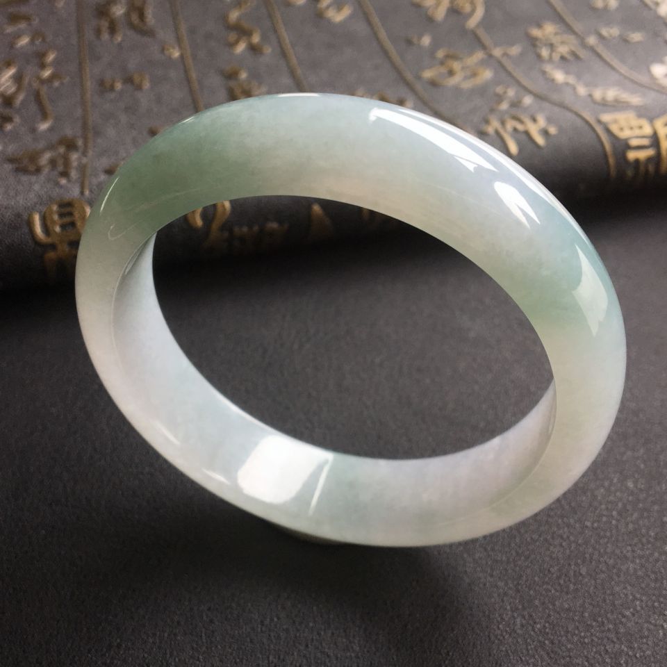 糯冰种晴水略飘花手镯(56mm)
