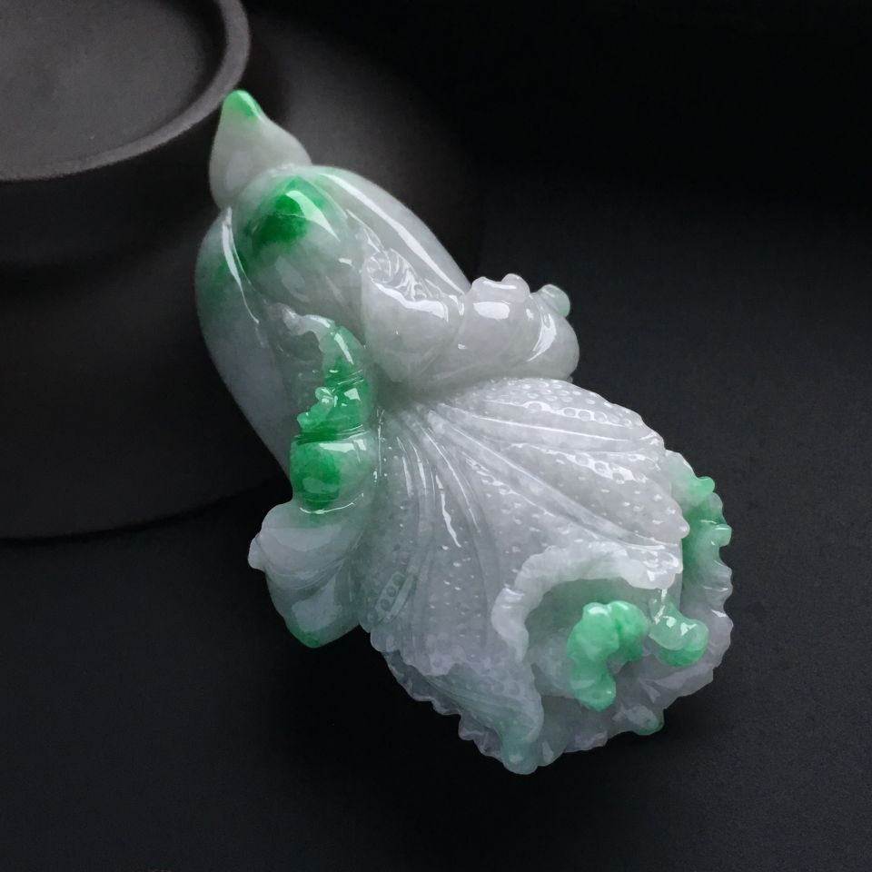 糯冰种飘翠白菜挂件
