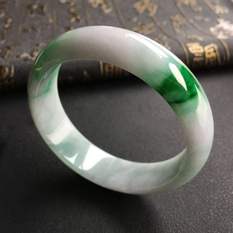 糯冰种飘翠手镯(56mm)