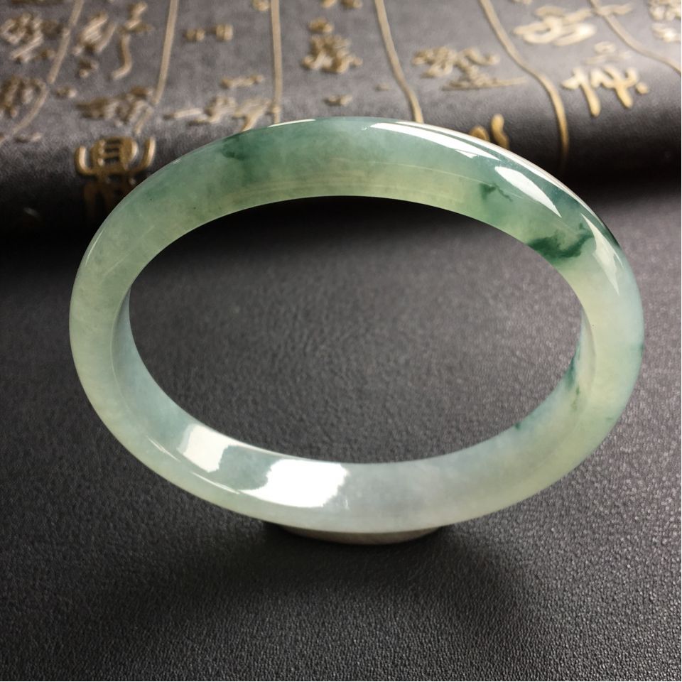 糯冰种飘花贵妃镯(54.8mm-46.6mm)