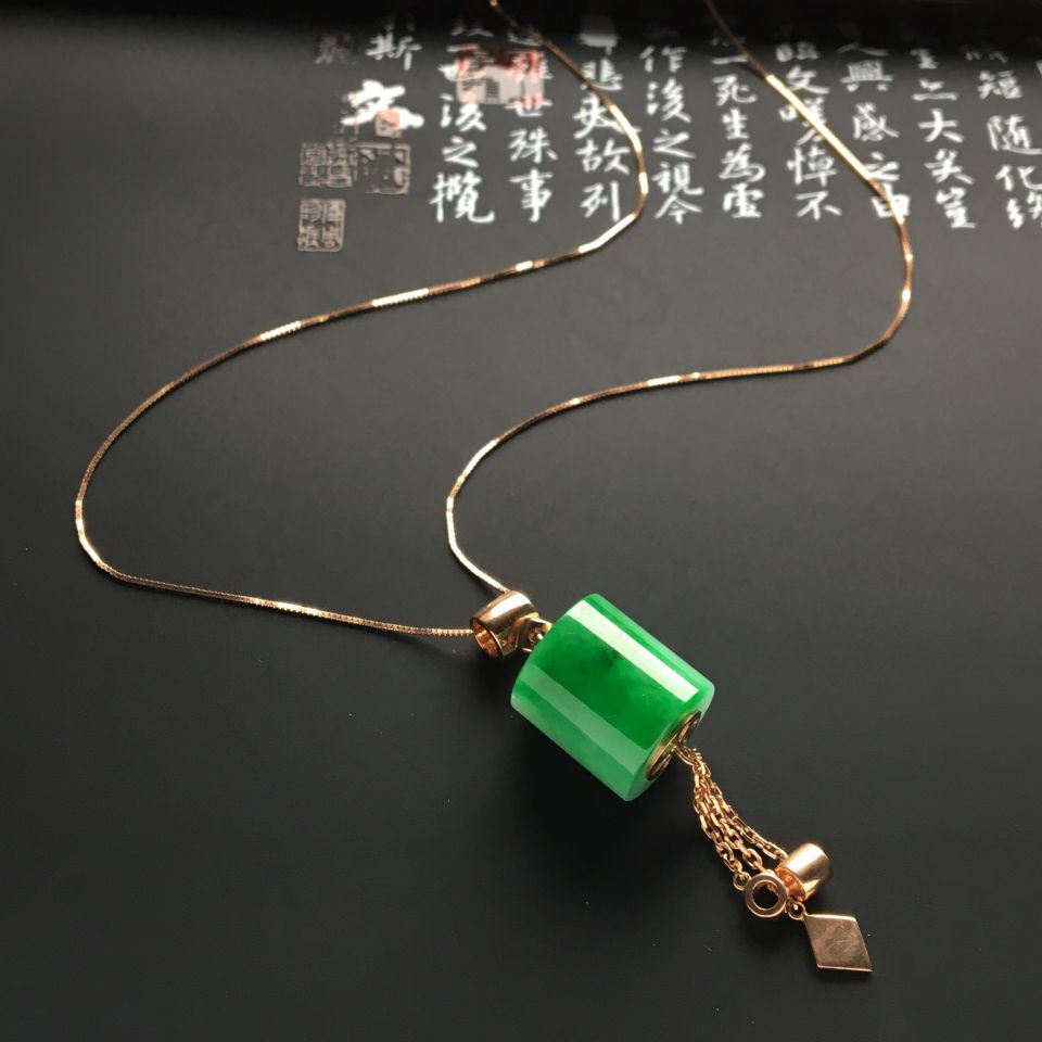 镶玫瑰金糯冰种飘翠路路通胸坠（金链）