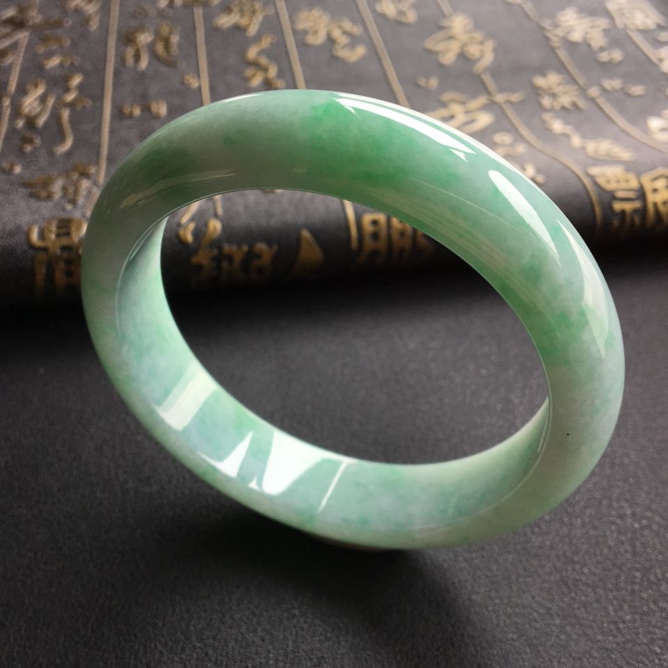 糯冰种飘翠手镯(58.5mm)