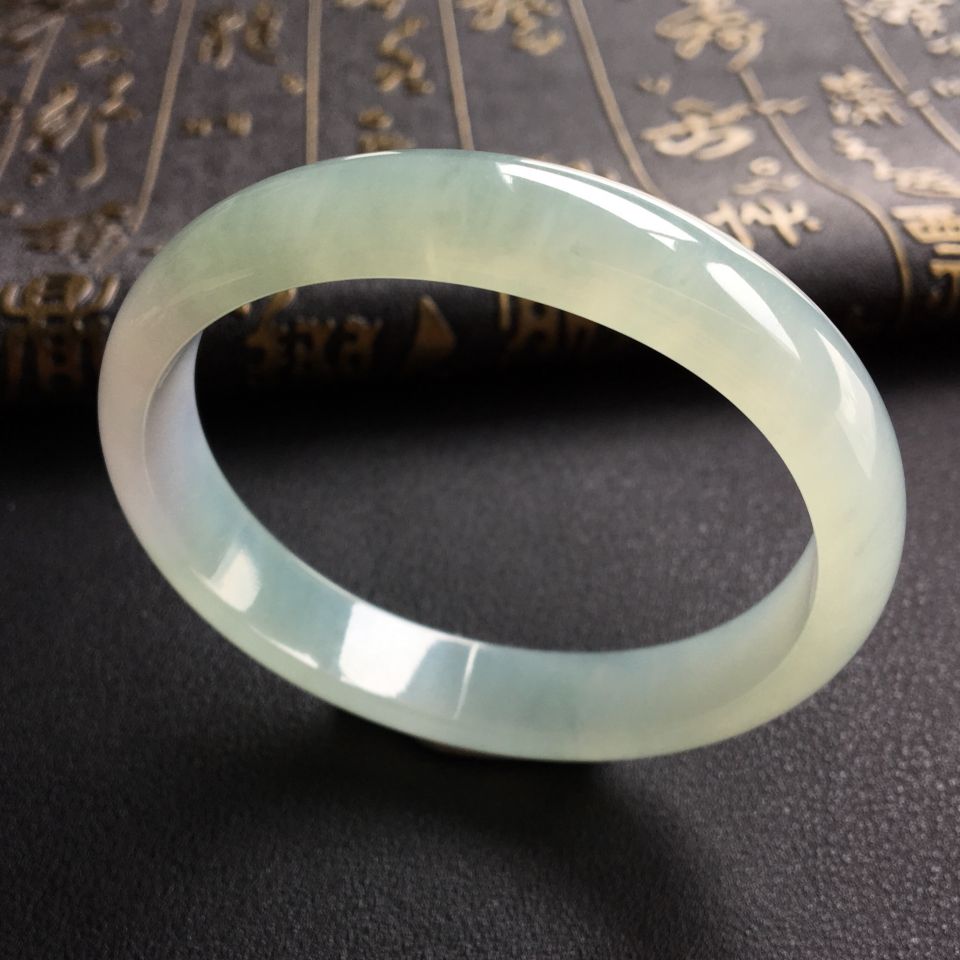 糯冰种晴水贵妃镯(56.5mm-51mm)