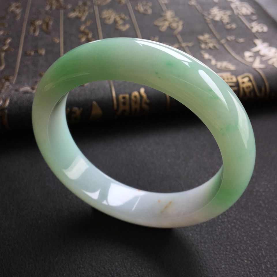 糯冰种晴水飘翠手镯(56.5mm)