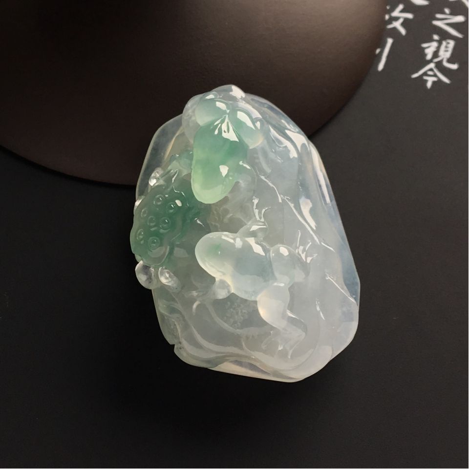 冰种淡晴水呱呱来财挂件
