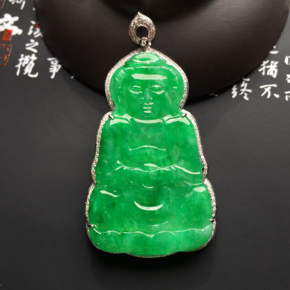 镶白金钻石糯冰种翠色观音胸坠