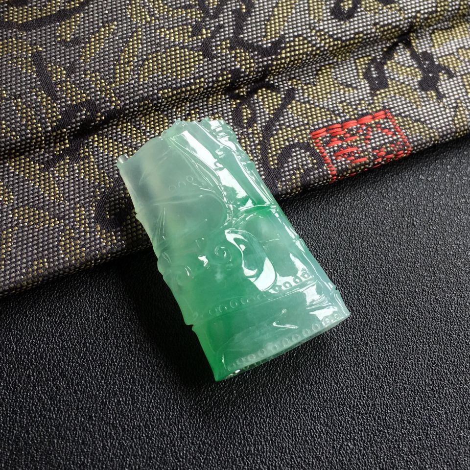冰种飘翠节节高挂件