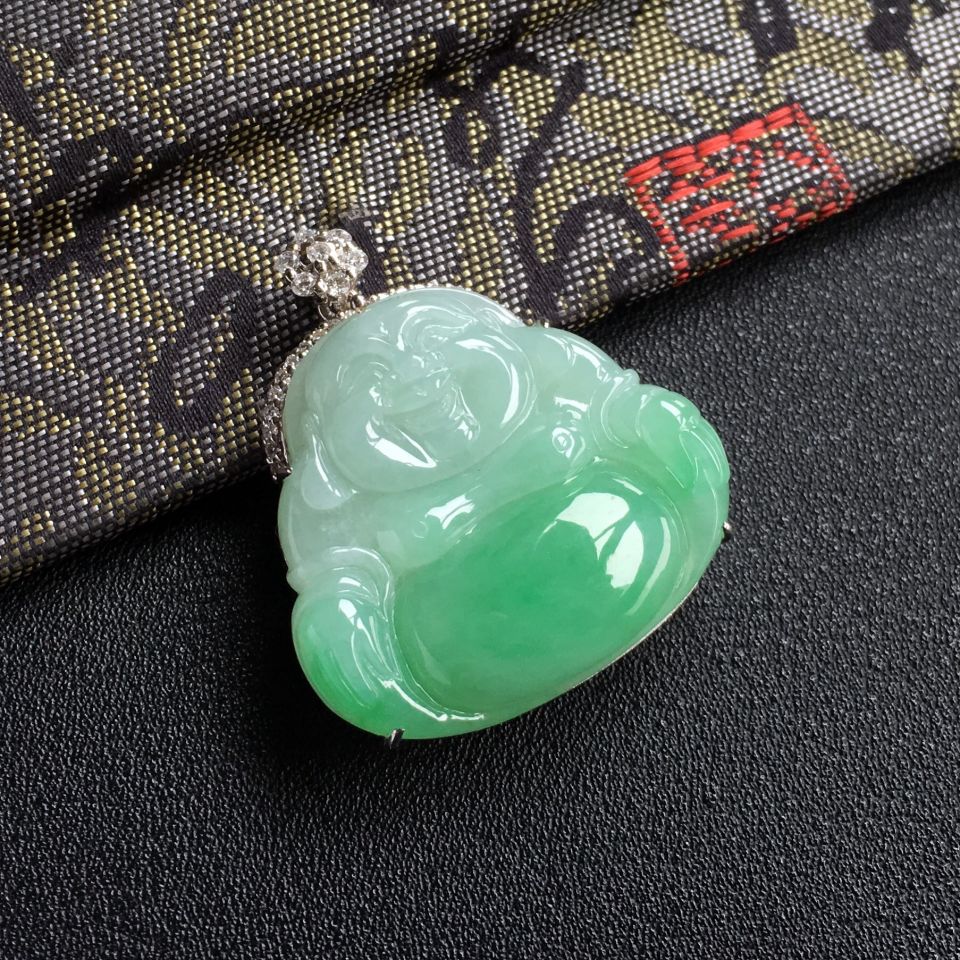 糯冰种豆绿镶白金钻石玉佛胸坠