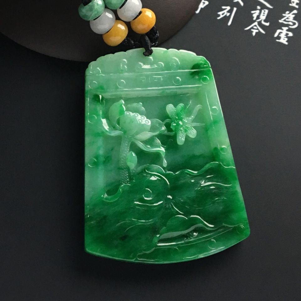 糯冰种飘翠荷塘清趣挂件
