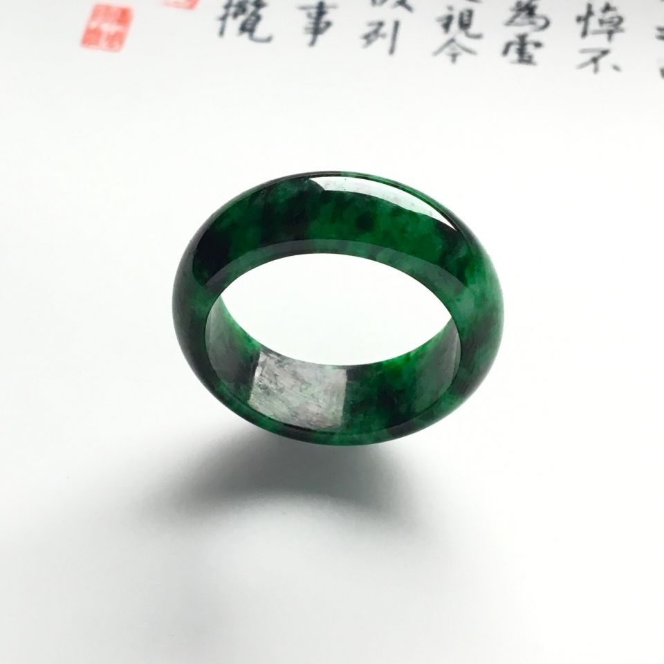 （超值推荐）糯冰种浓绿指环