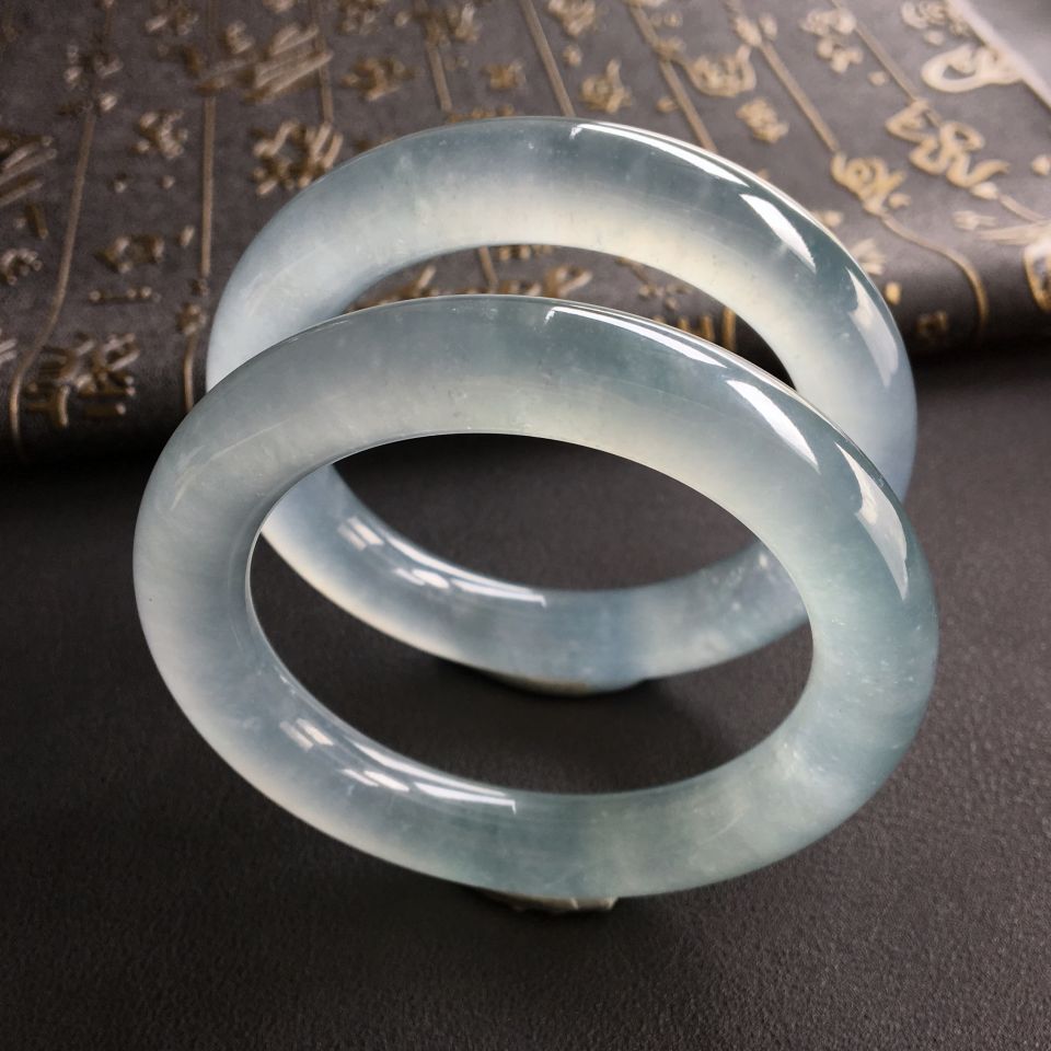 冰种晴水略飘花圆条手镯(一对)(57.5mm/58.2mm)