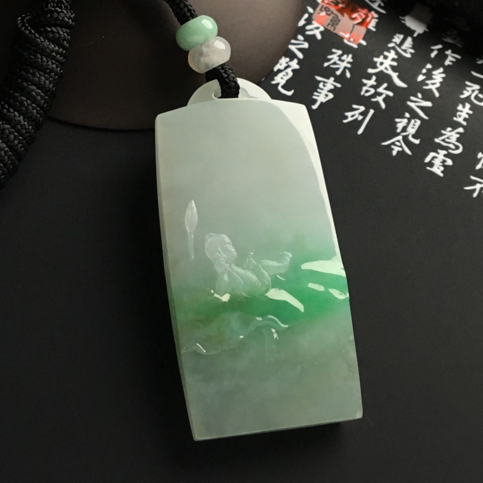 糯冰种绿晴水略带褐黄翡戏莲童子挂件