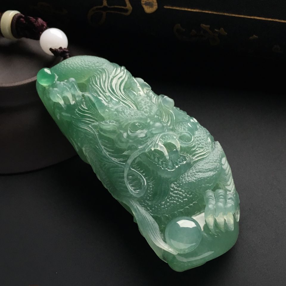 糯冰种晴水龙行天下手玩件