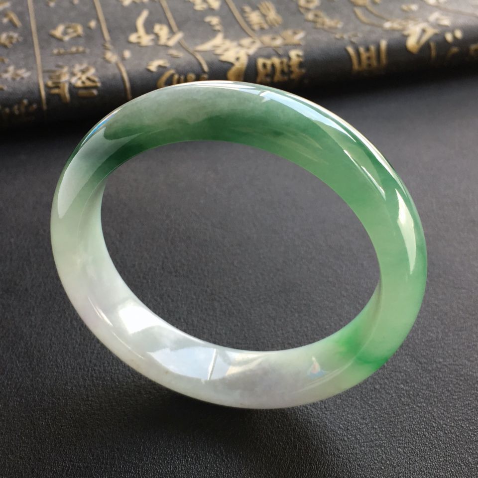 糯冰种飘绿花手镯(56.2mm)