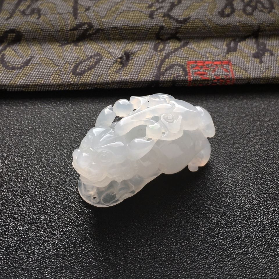 糯冰种淡晴水貔貅挂件