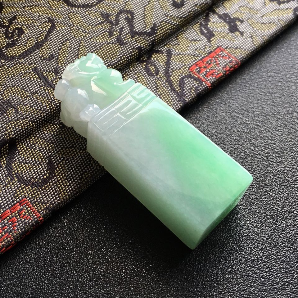 (超值推荐)糯冰种绿晴水貔貅印章