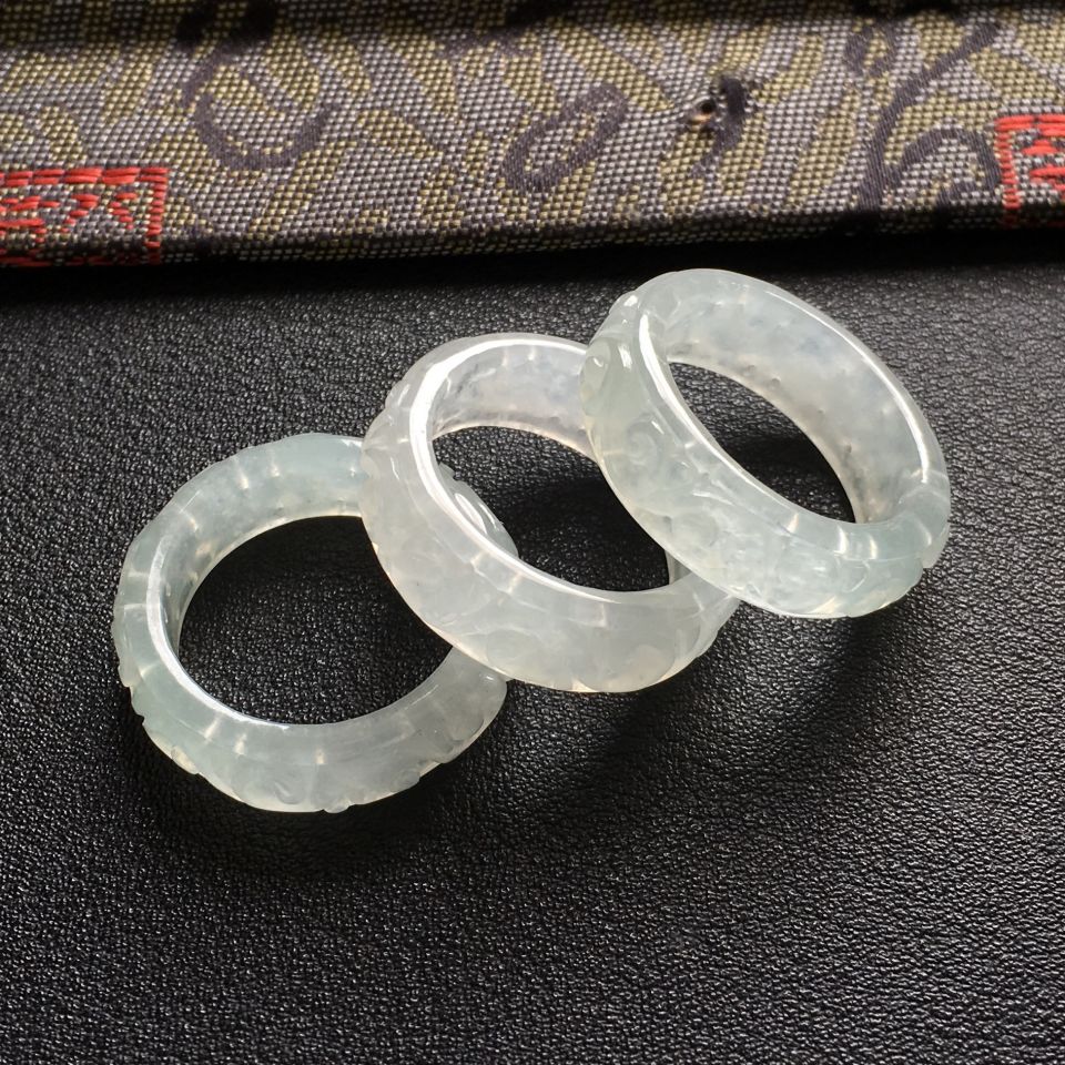 糯冰种淡晴水仿古指环/挂件一批走