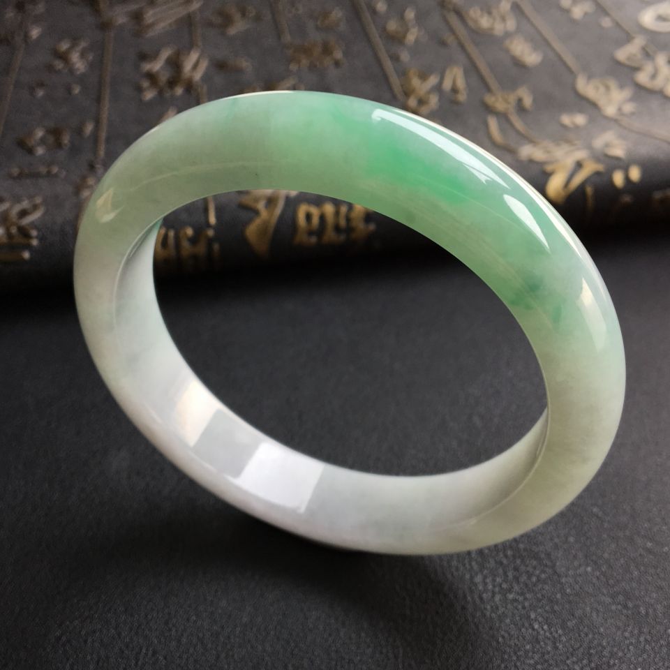 糯冰种飘绿花手镯(57.5mm)