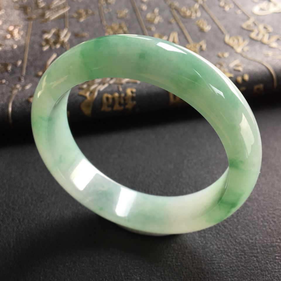 糯冰种飘绿花手镯(57.2mm)
