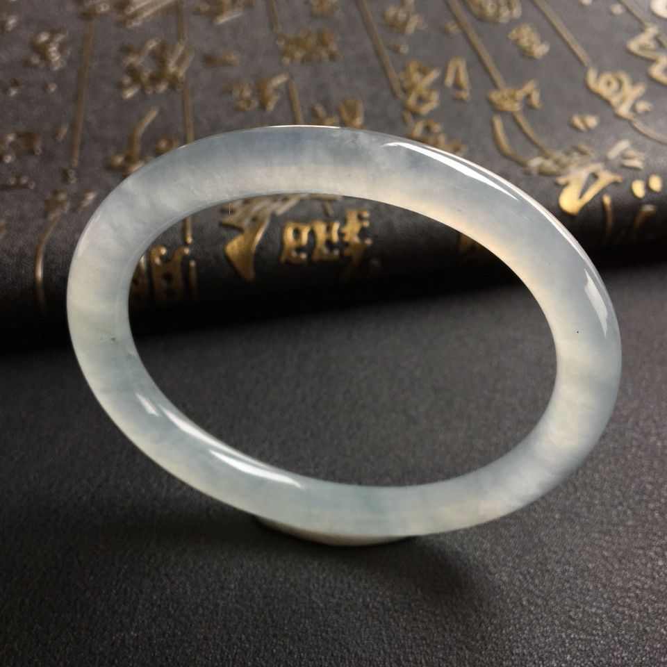 冰种晴水贵妃镯(56mm-48.8mm)