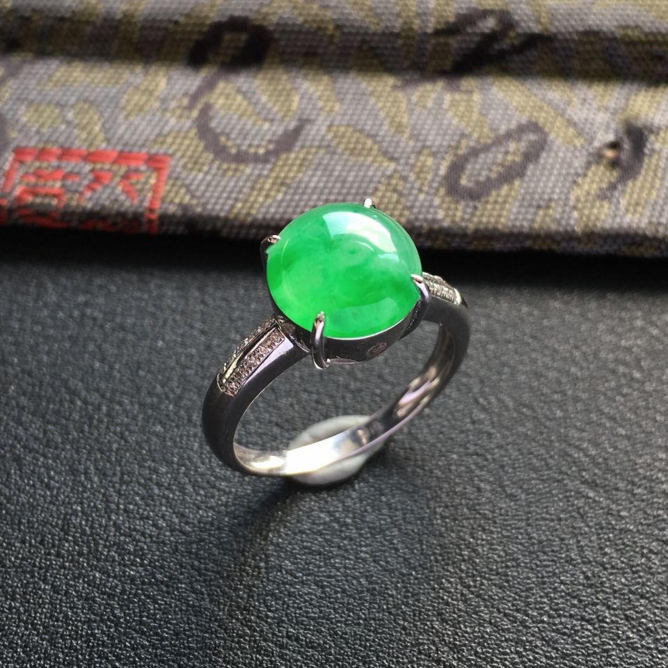 冰种飘翠镶白金钻石戒指