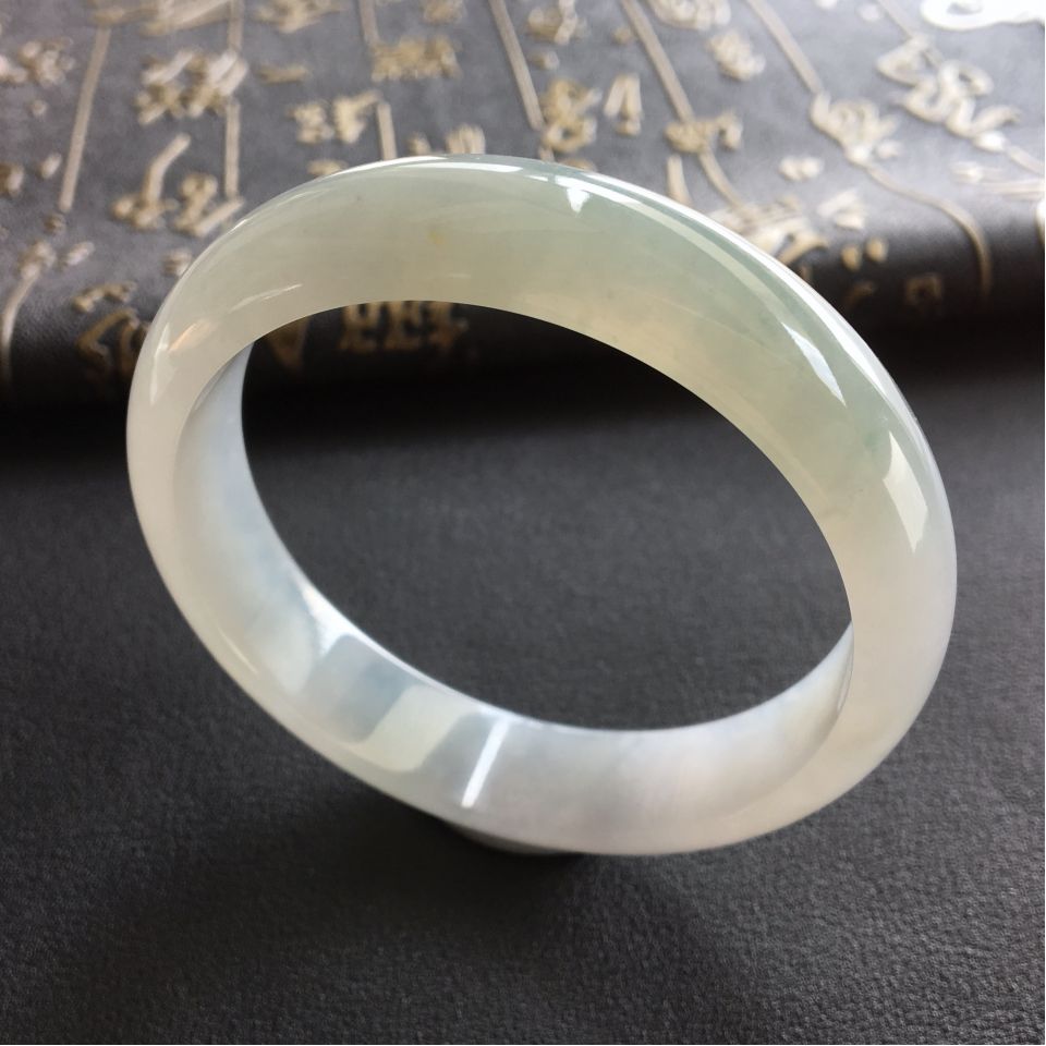 糯冰种晴水略飘花手镯(56.5mm)
