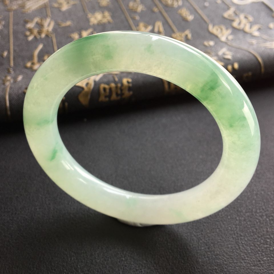 糯冰种飘绿花圆条手镯(54.6mm)