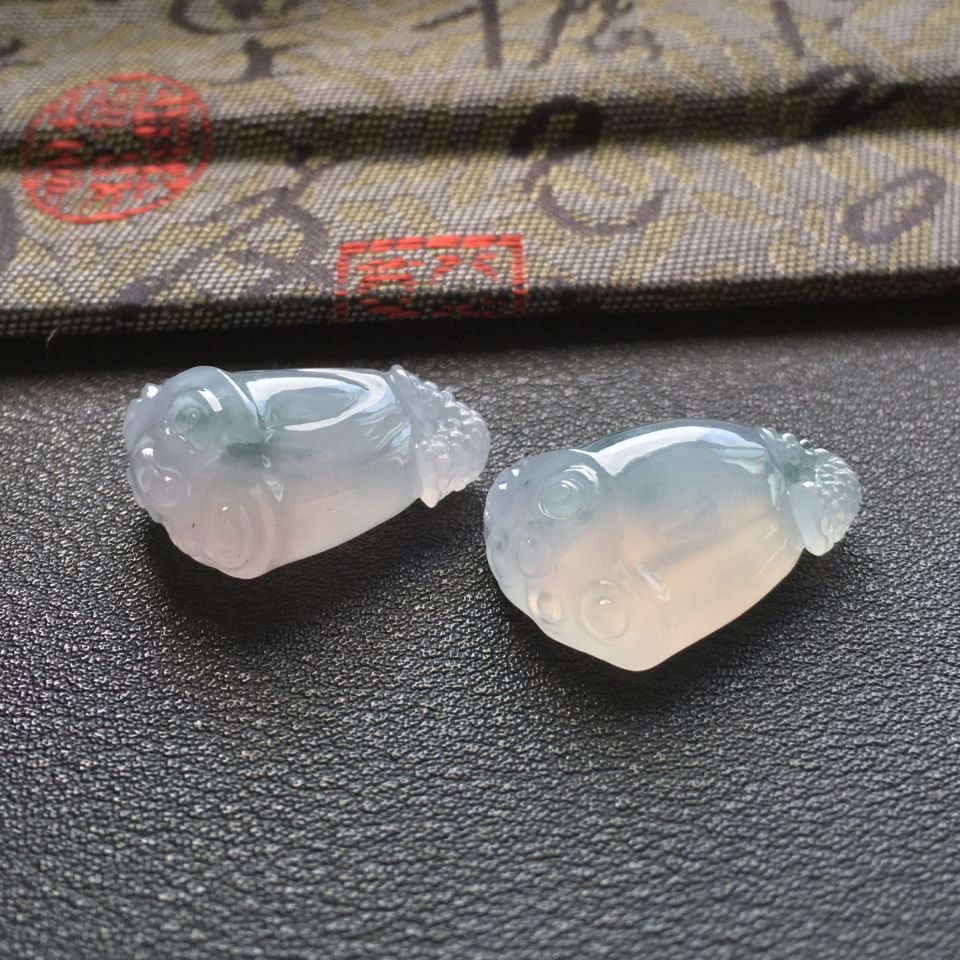 (超值推荐)糯冰种淡紫罗兰飘花莲蓬挂件一对走
