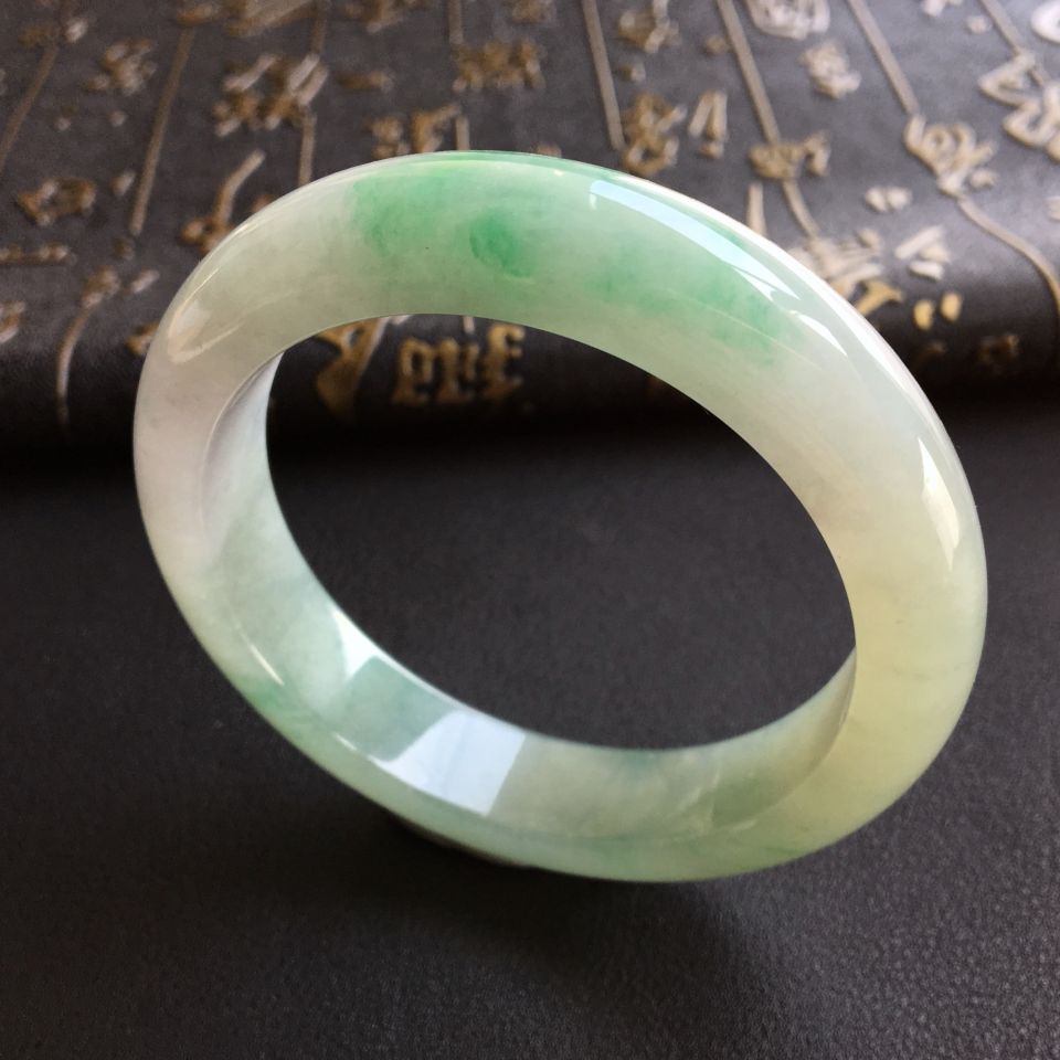 糯冰种飘翠手镯（57mm）