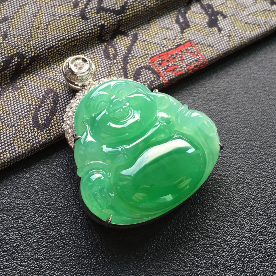 糯冰种翠色镶白金钻石玉佛胸坠