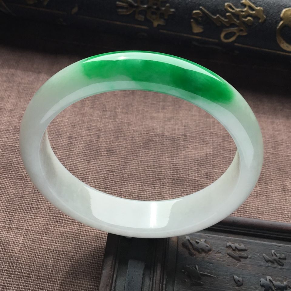 糯冰种飘翠手镯（57.6mm）