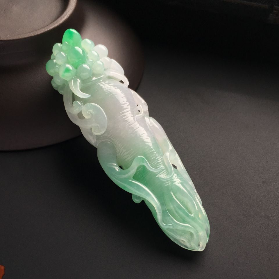 糯冰种略飘翠人生如意挂件