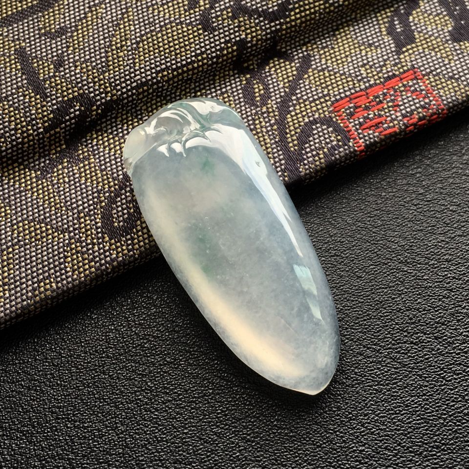 冰种略飘花福瓜挂件