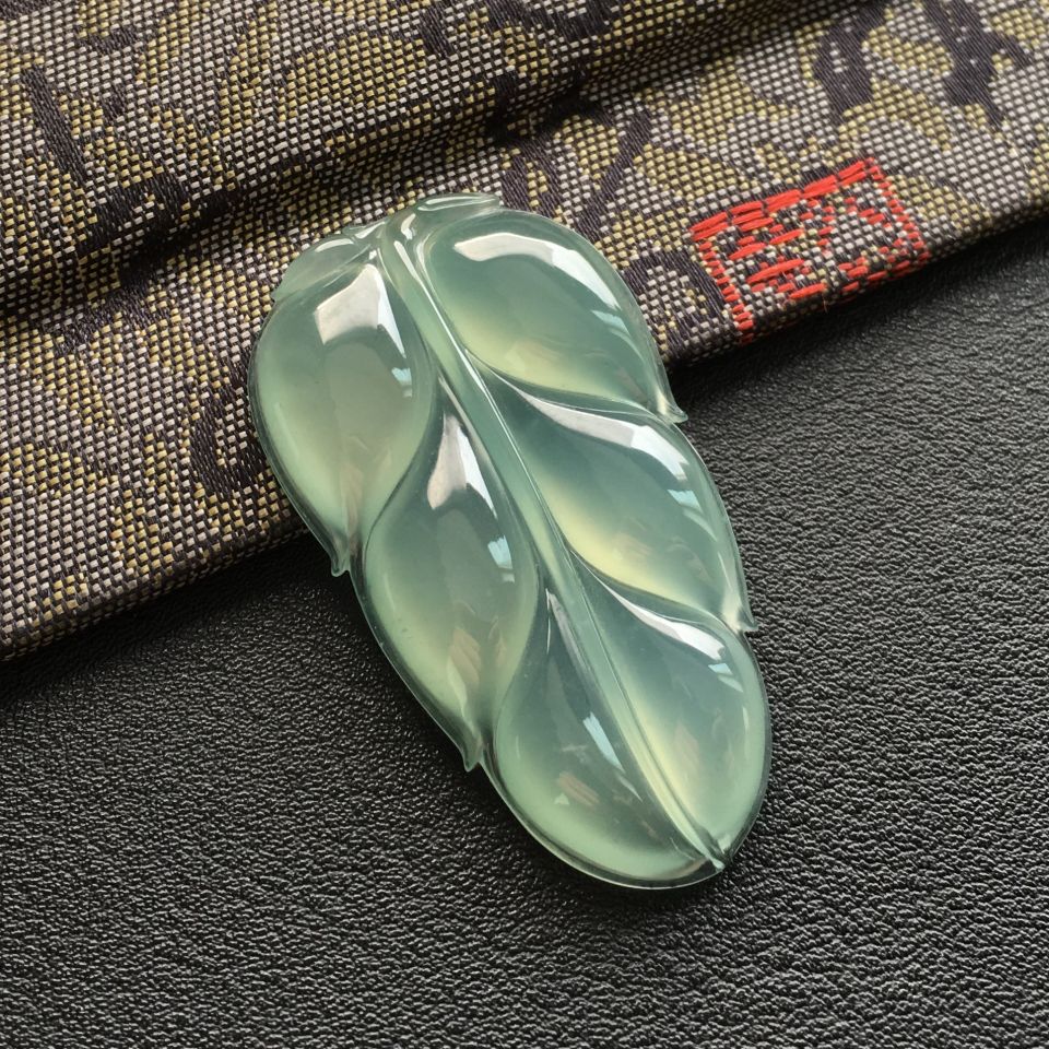 (超值推荐)冰种晴水玉叶挂件