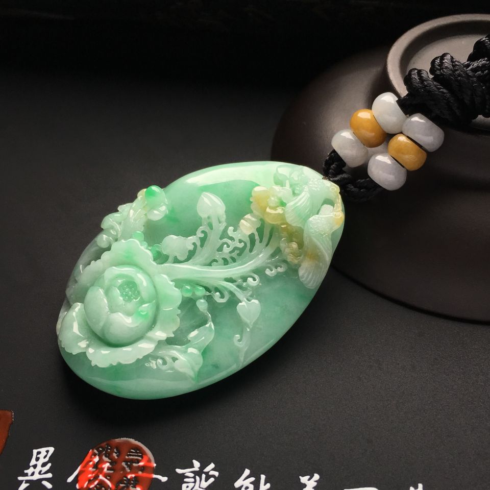 糯冰种豆色略带黄翡富贵花开挂件